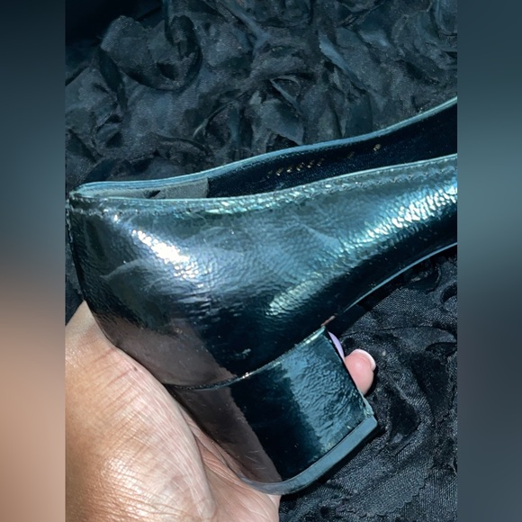 Authentic Gucci shoes - Picture 4 of 6